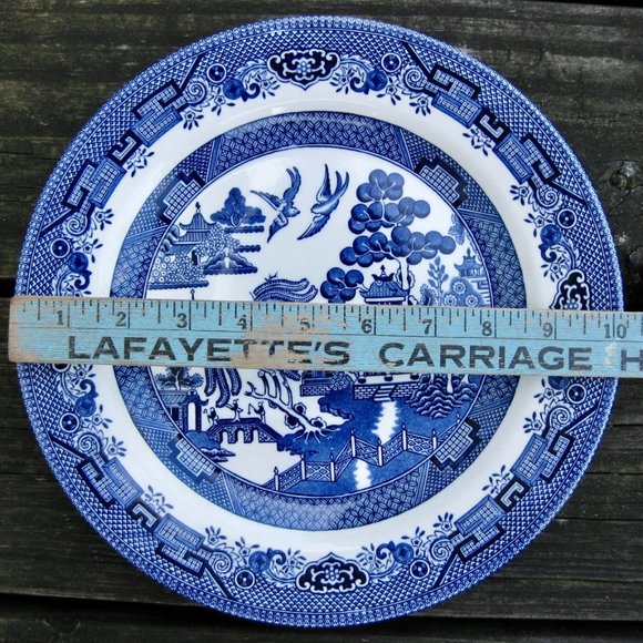 2 Churchill Blue Willow Dinner Plates 10.25" Bird Pagoda Pattern Made in England - Picture 5 of 5